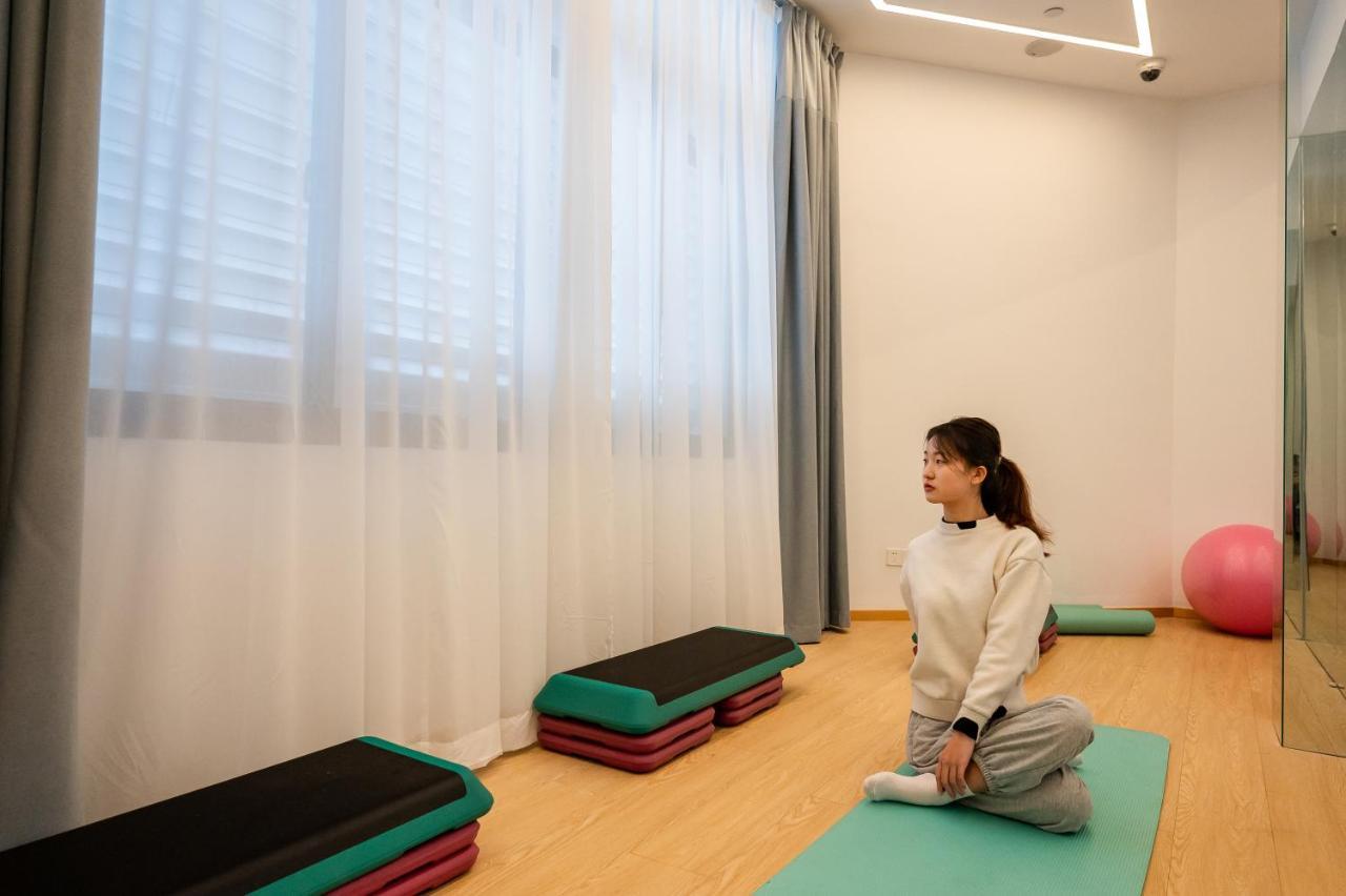 Dayin International Youth Hostel - Near East Nanjing Road & People'S Square & The Bund -Large Social Area -Bar -Cafe -Gym -Free Laundry Luggage Storage -24H Front Desk -English Service Sanghaj Kültér fotó