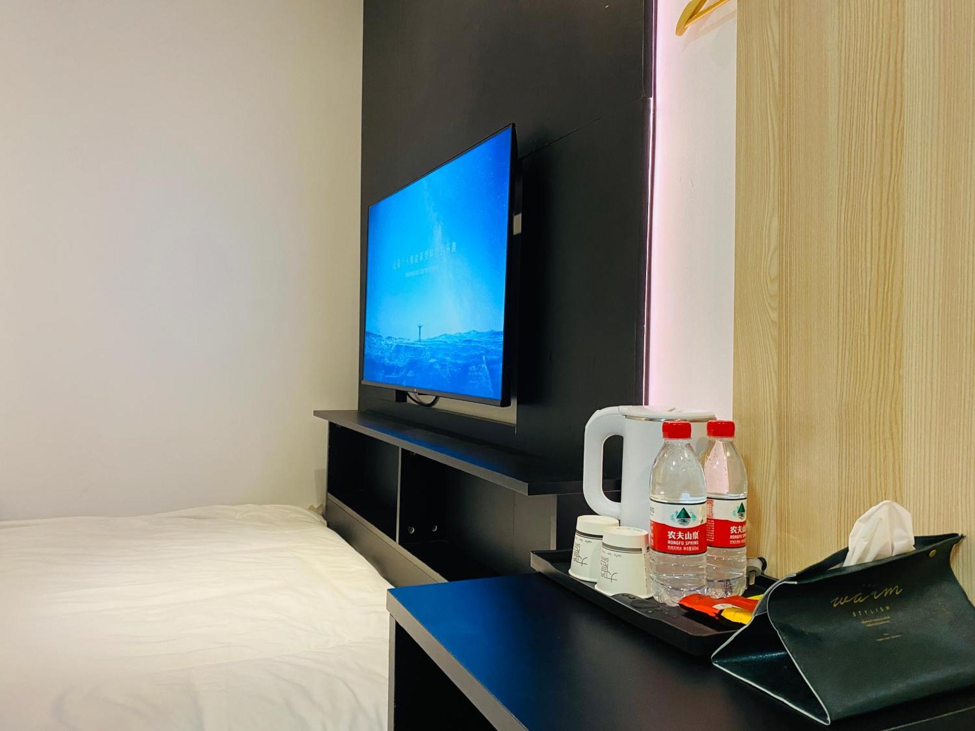 Dayin International Youth Hostel - Near East Nanjing Road & People'S Square & The Bund -Large Social Area -Bar -Cafe -Gym -Free Laundry Luggage Storage -24H Front Desk -English Service Sanghaj Kültér fotó