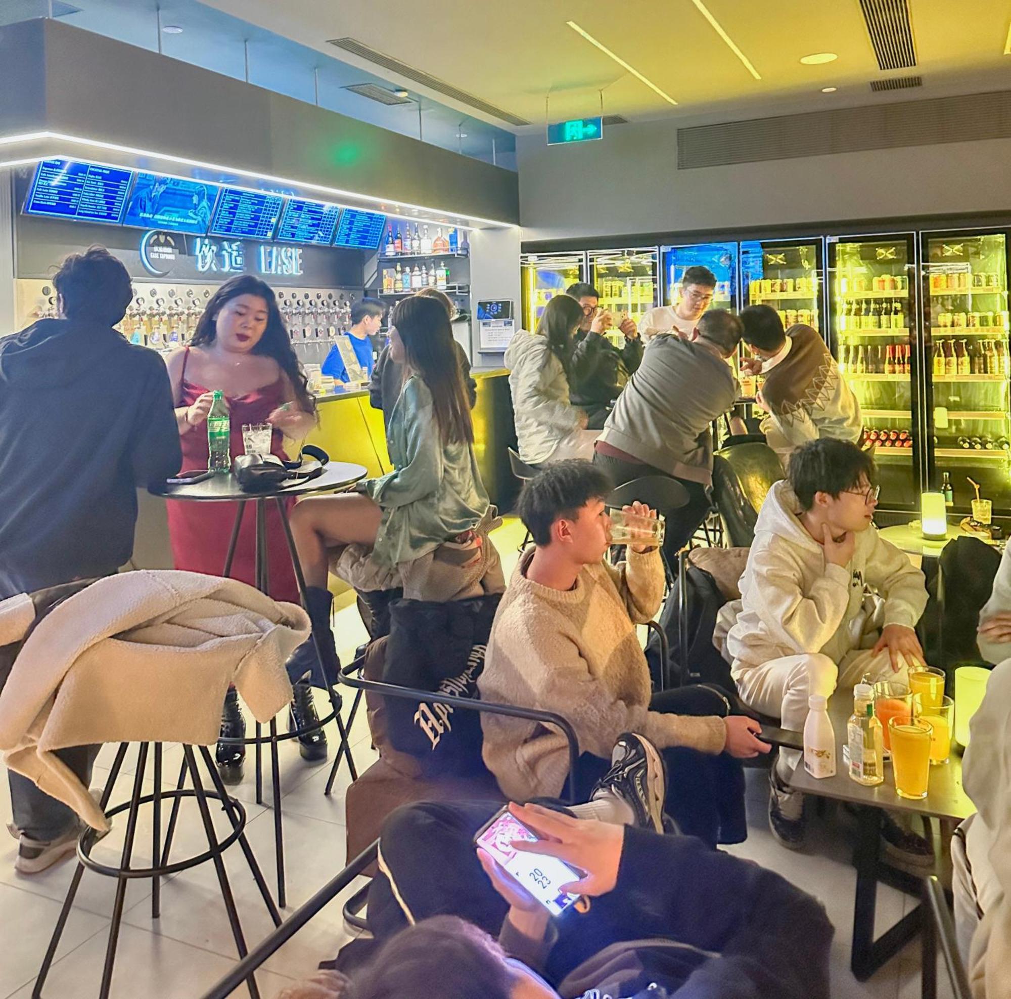 Dayin International Youth Hostel - Near East Nanjing Road & People'S Square & The Bund -Large Social Area -Bar -Cafe -Gym -Free Laundry Luggage Storage -24H Front Desk -English Service Sanghaj Kültér fotó