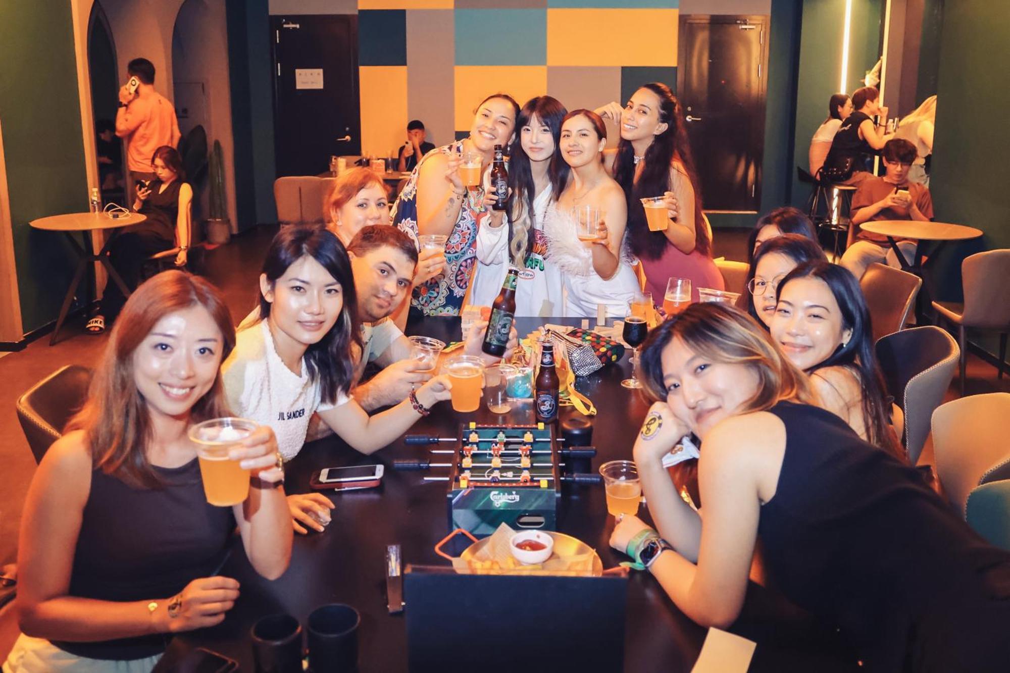 Dayin International Youth Hostel - Near East Nanjing Road & People'S Square & The Bund -Large Social Area -Bar -Cafe -Gym -Free Laundry Luggage Storage -24H Front Desk -English Service Sanghaj Kültér fotó